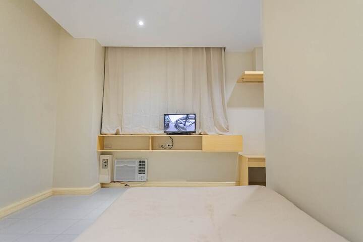 Room 13 of 52
