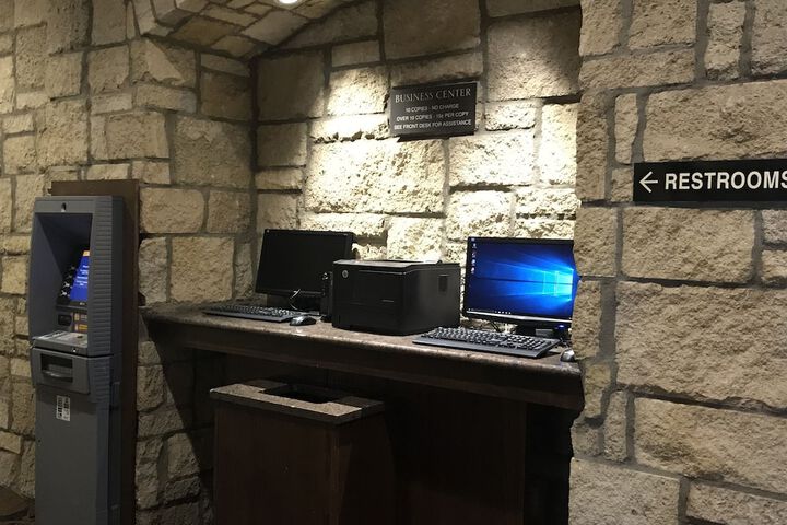 ATM/banking on site