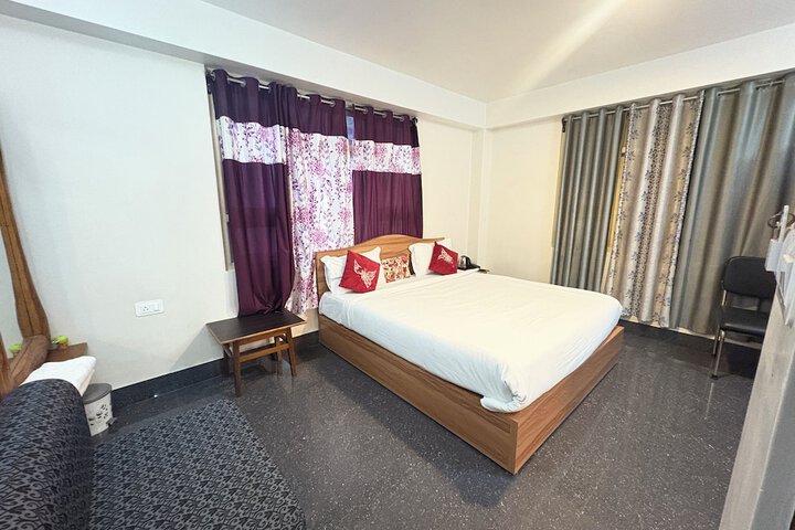 Room 5 of 48
