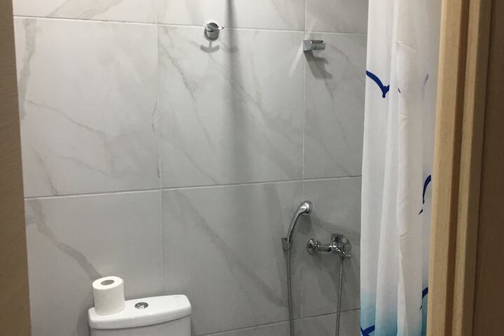 Room 32 of 50