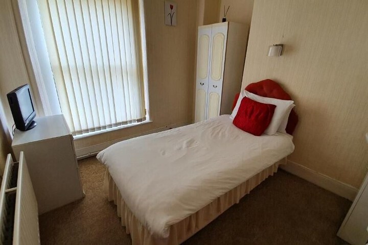 Room 21 of 40