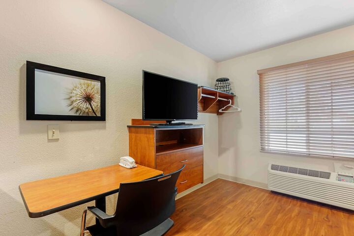 Studio with Double Bed (3 of 10)