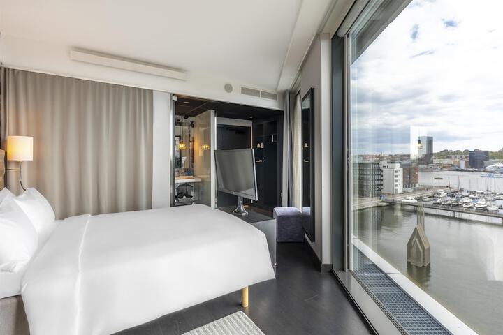 Room 36 of 317
