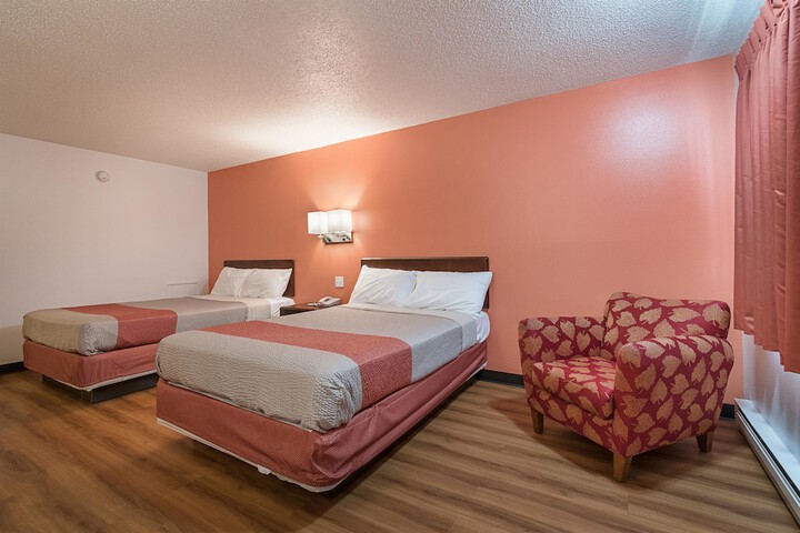 2 Queen Beds (3 of 12)