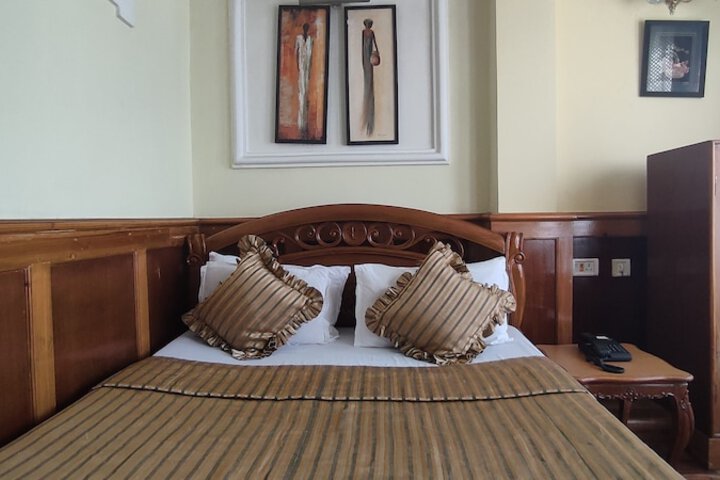 Room 14 of 32