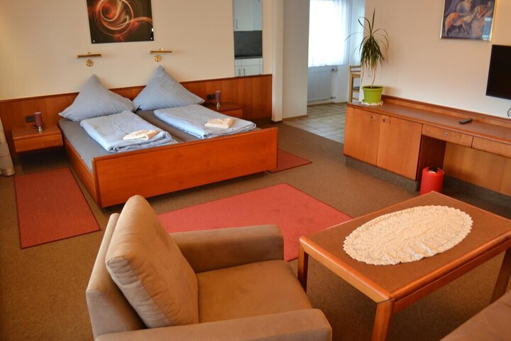 Room 9 of 30