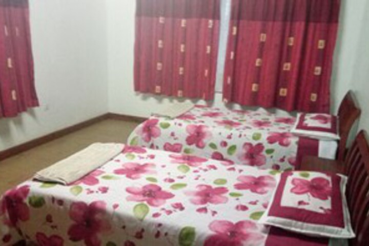 Room 6 of 13