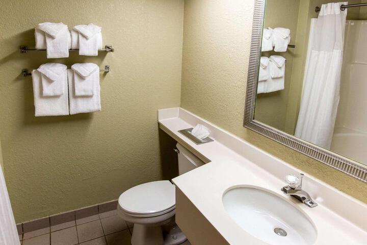 Standard Room, King or Two Doubles (1 of 5)
