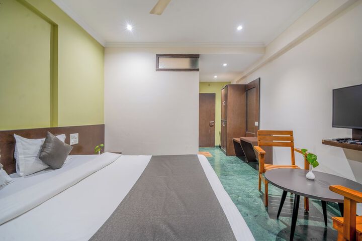 Room 44 of 94