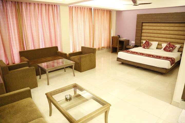 Room 5 of 42