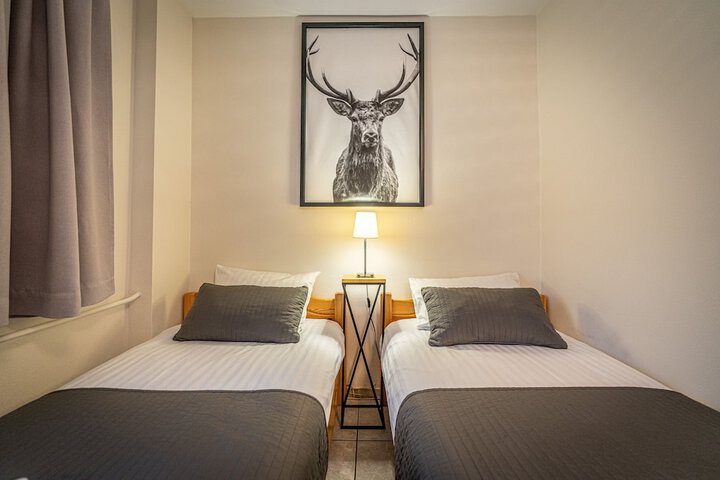 Room 41 of 180