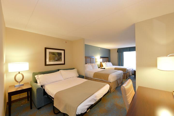 Suite 2 Queen Beds (17 of 17)