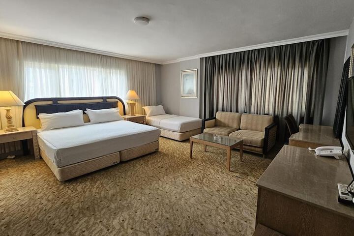 Room 19 of 116