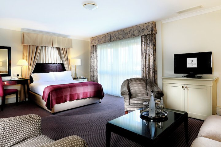 Room 6 of 48