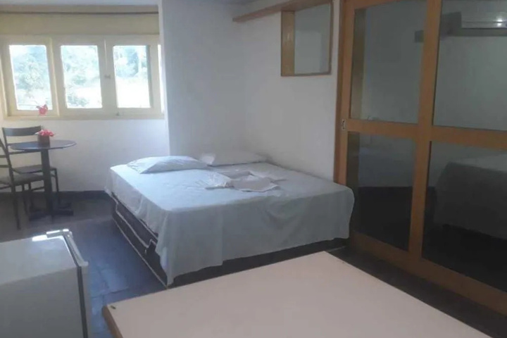 Room 6 of 15