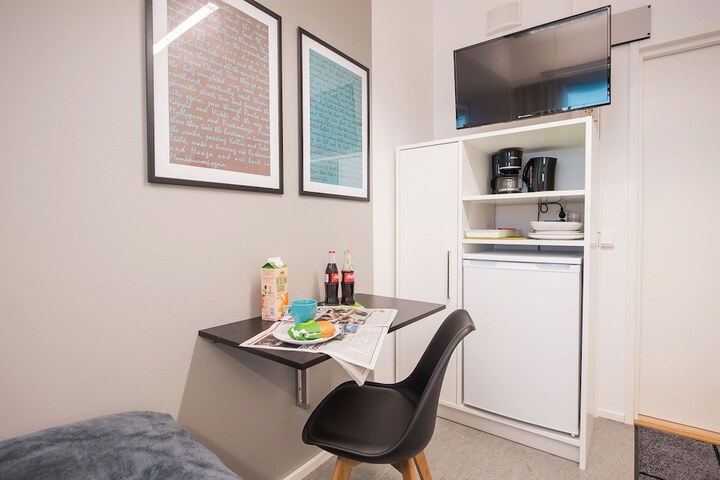 Room 5 of 32