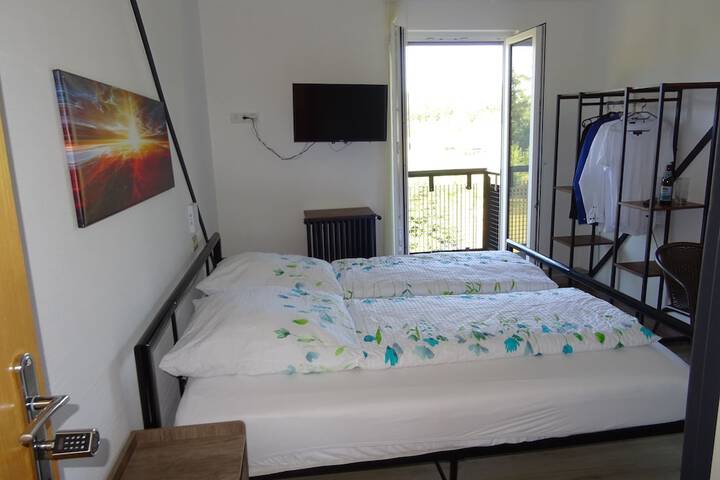 Room 140 of 442