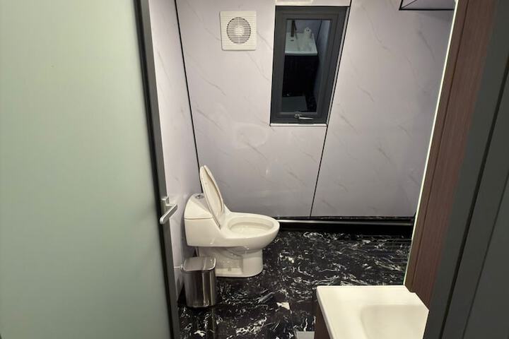 Room 14 of 25