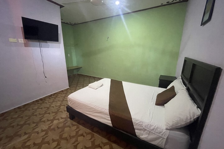 Room 5 of 28