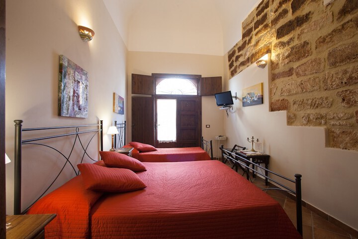 Room 11 of 39