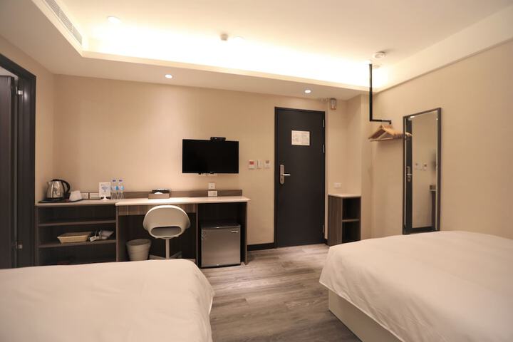 Room 40 of 79