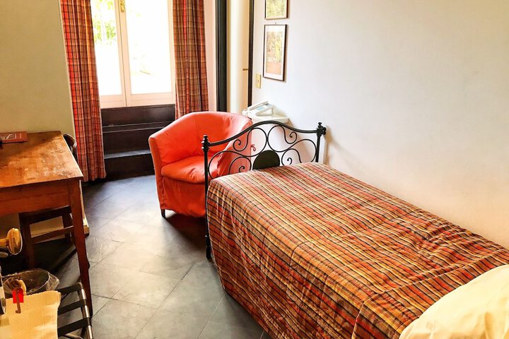 Room 4 of 67