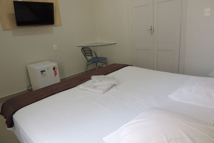 Room 3 of 107