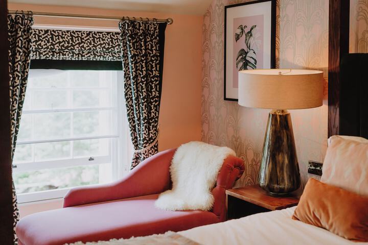 Room 5 of 40