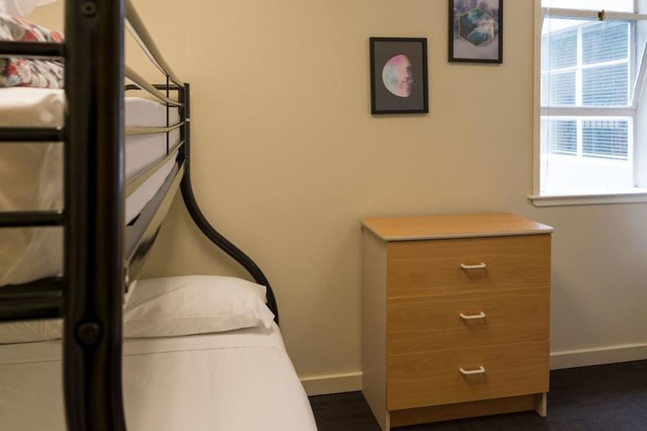 Room 16 of 106