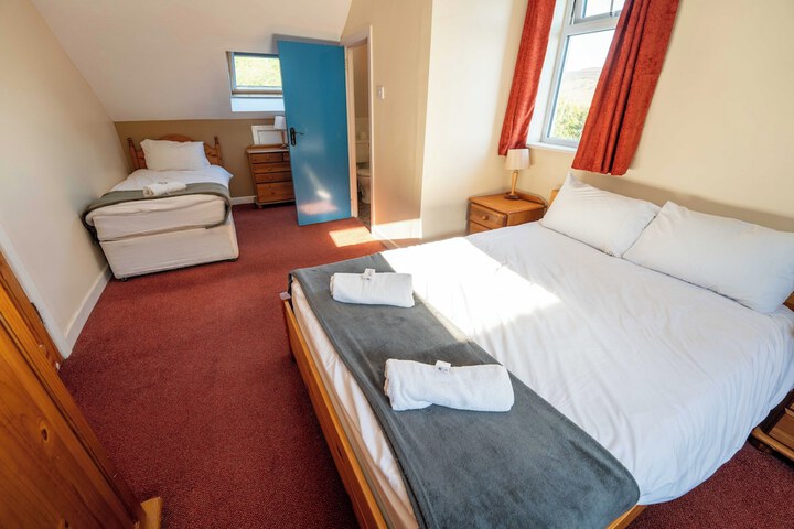 Room 27 of 64