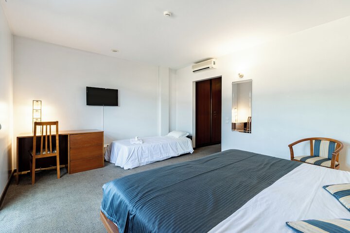 Room 12 of 80