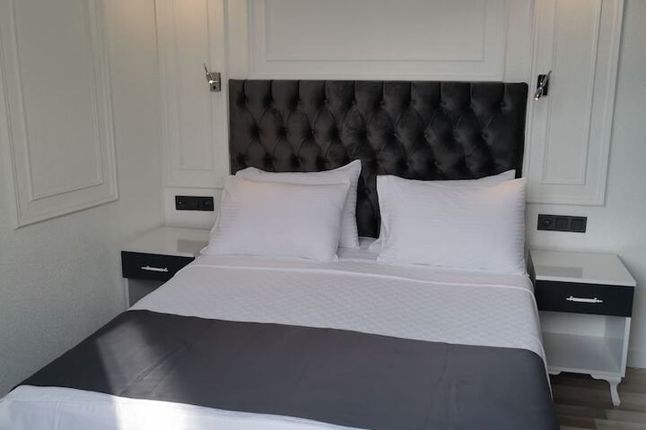 Room 26 of 85