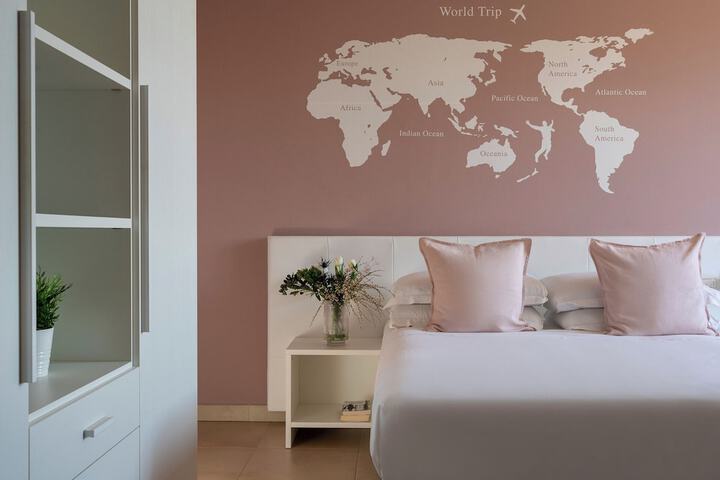Room 17 of 47