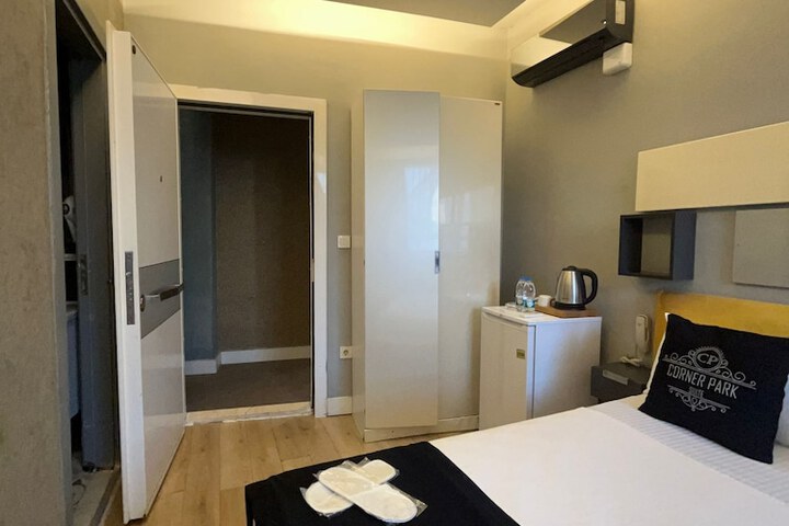 Room 37 of 85