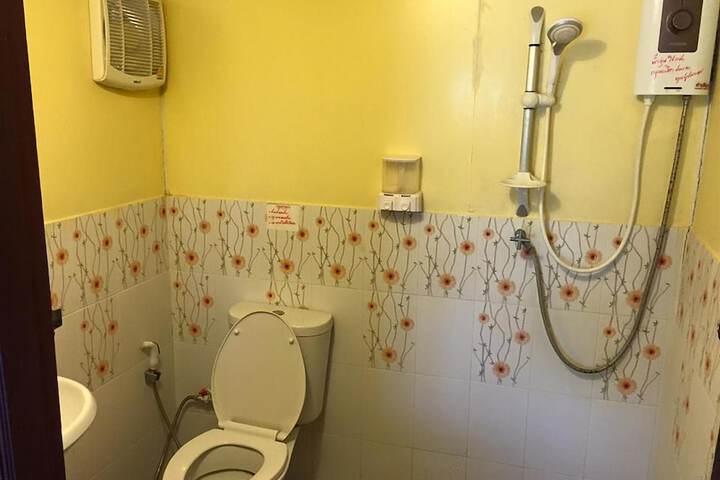 Room 6 of 21
