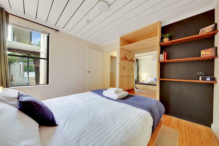 Room 10 of 46