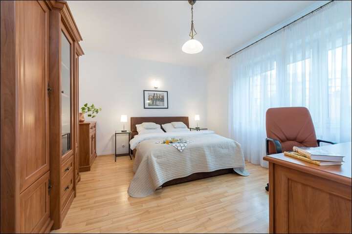 Room 6 of 22