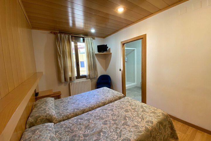 Room 9 of 60