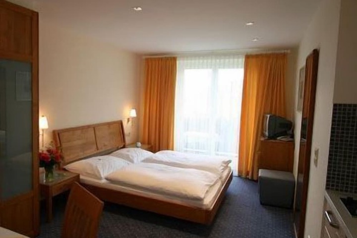 Room 14 of 89