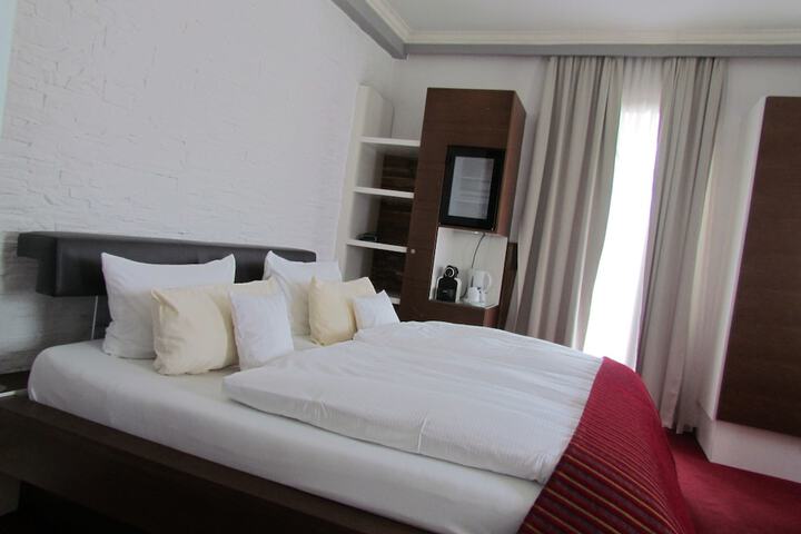 Room 18 of 35
