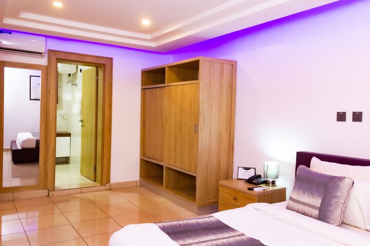 Room 16 of 23