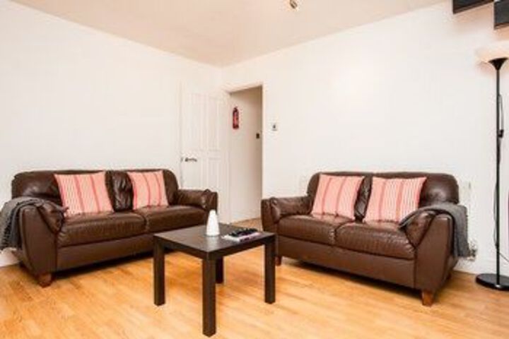 Bright & Spacious Family Home near London Bridge