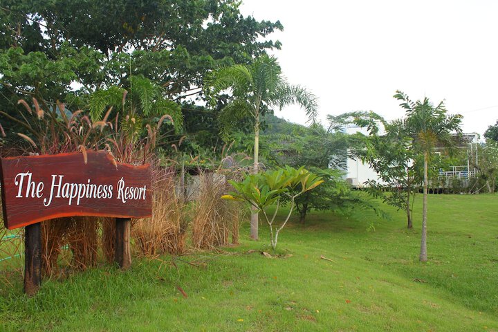 THE HAPPINESS RESORT