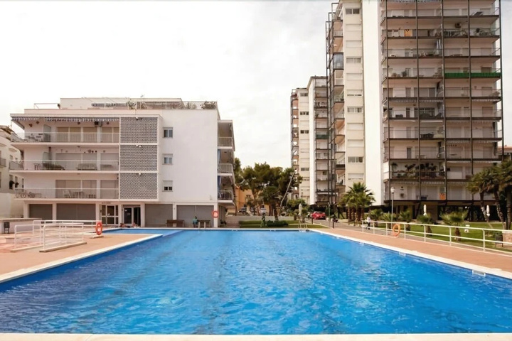 Pool 11 of 18