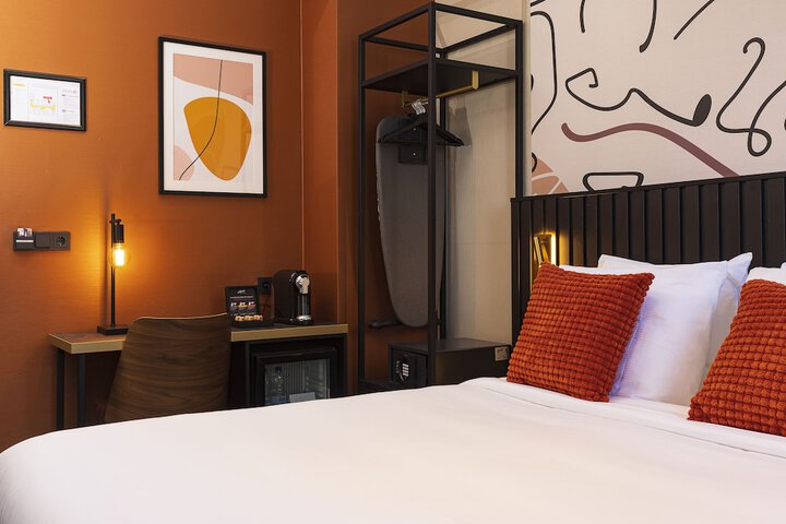 Room amenity