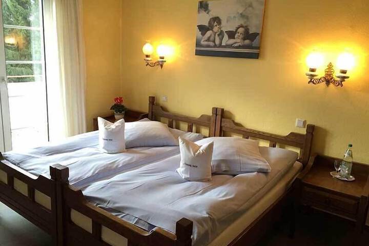 Room 5 of 48