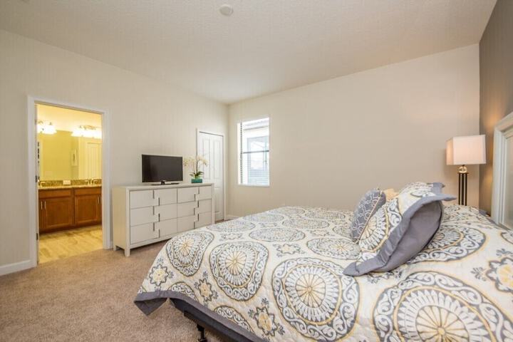 Room 2 of 37