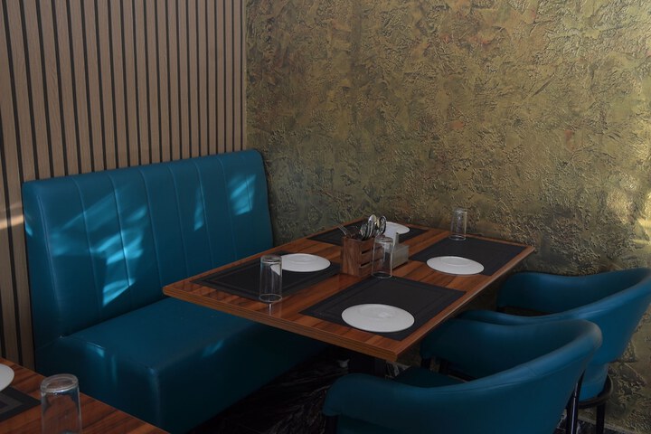 Dining 26 of 39