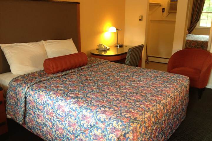 Room 5 of 49