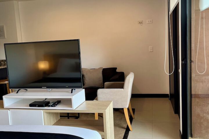 Room 11 of 13